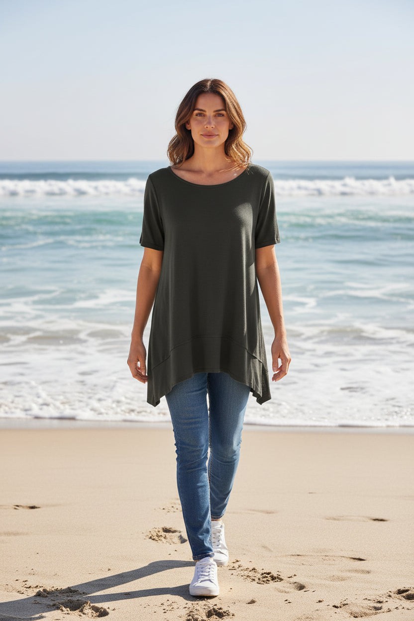 Zenana Outfitters Women's Casual Asymmetric Hem Tunic Top